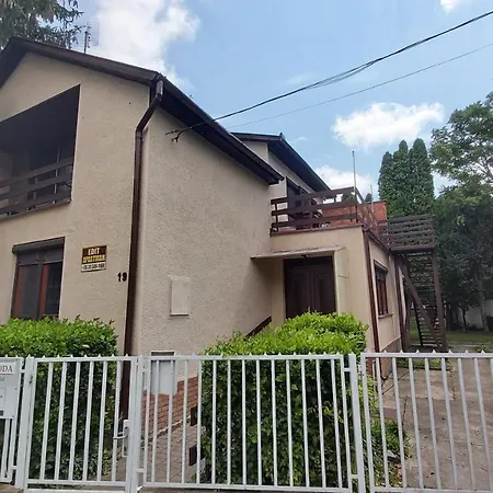דירה Edit Apartmanhaz *