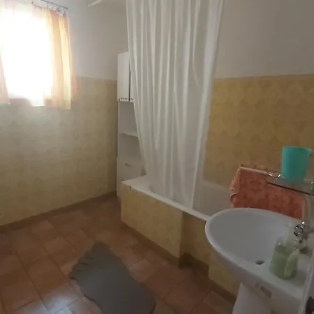 Edit Apartmanhaz Daire
