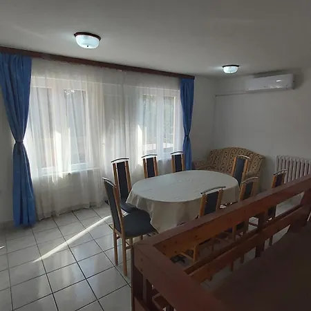 Edit Apartmanhaz Daire