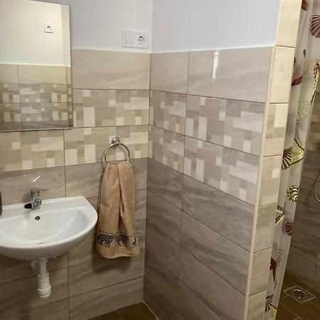 Edit Apartmanhaz Διαμέρισμα Hajdúszoboszló